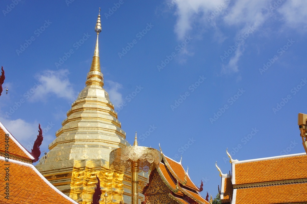 Fototapeta premium Thai Buddhist Temple at Doi Suthep in Chiang Mai