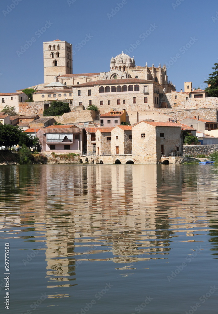 City of Zamora beautifully reflected in water of Duero river