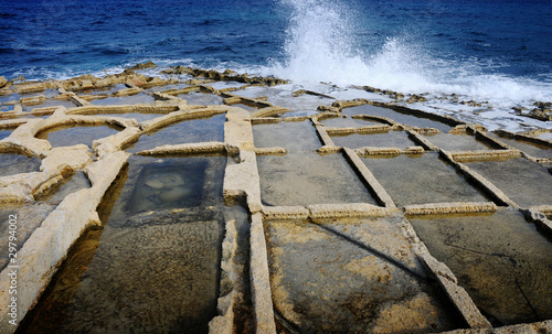 Quadro su tela Wave crashing against saltpans