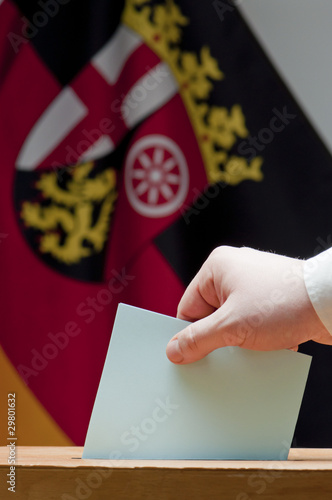 Wahlurne Landtagswahl Rheinland Pfalz photo