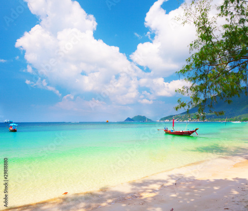 Fototapeta Naklejka Na Ścianę i Meble -  longtail boat and beautiful beach. koh Tao, Thailand