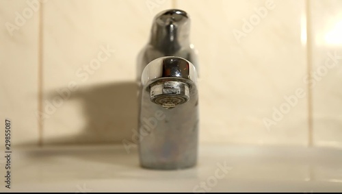 Tropfender Wasserhahn
