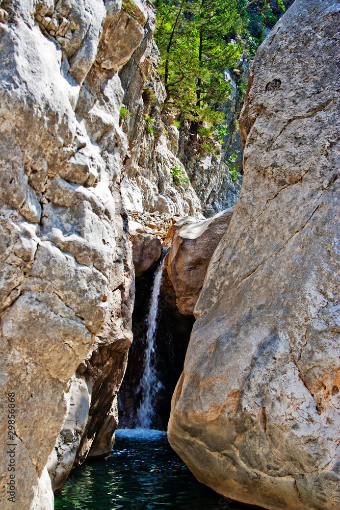 Fototapeta premium waterfall in the mountains