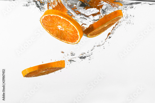 Orange im Wasser photo