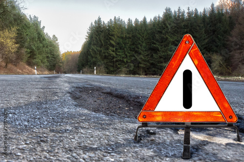 Gefahr durch kaputte Straßen
