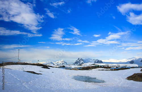 Wallpaper Mural Beautiful snow-capped mountains Torontodigital.ca