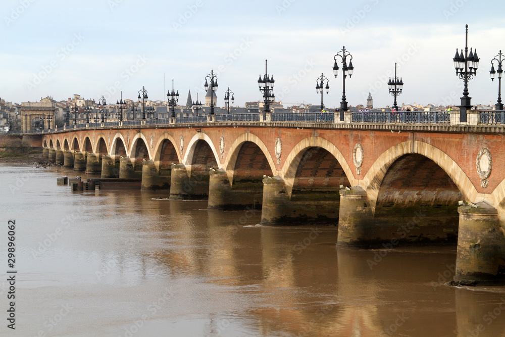 Pont de pierre à Bordeaux