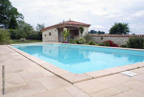 belle piscine d'une maison du sud de la france # 03 photo