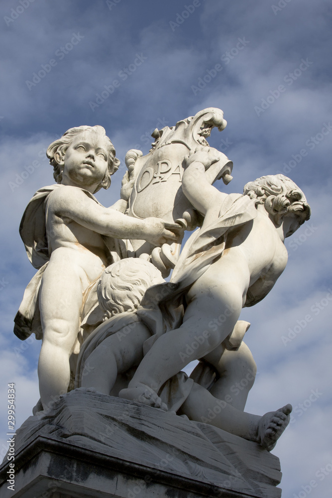 Fontana dei putti - Piazza dei miracoli - Pisa Fontana dei putti - Piazza dei miracoli - Pisa