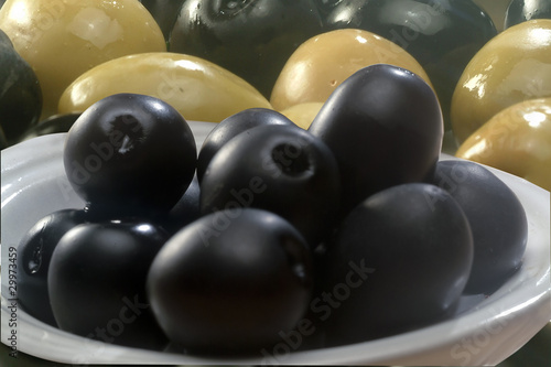 Aceitunas negras y verdes   Olives