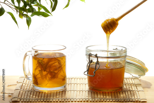 Miód i herbata z lipy