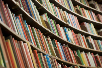 Wandcirkels Bibliotheek Sfeervolle bibliotheek met antieke boeken  © Pink Badger