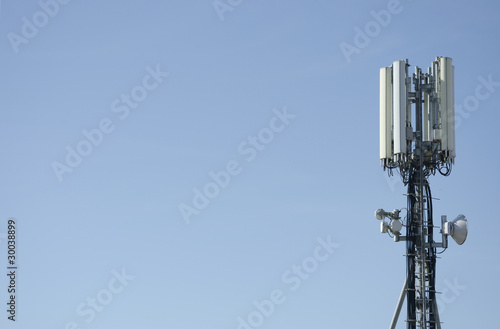 Cellphone tower antenna