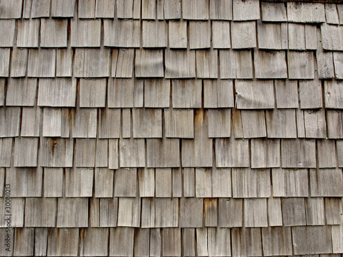 FACADE EN PLAQUETTES DE BOIS