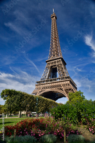eiffel tower, paris, france © Peter Robinson