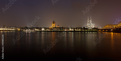 Köln zwischen den Brücken © HeinzWaldukat