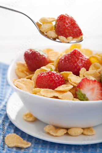 cornflakes with strawberry