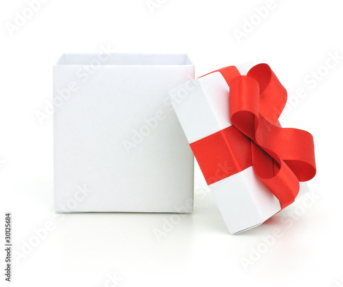 open gift box photo