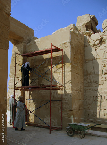 Ouvriers-maçons dans un temple égyptien.