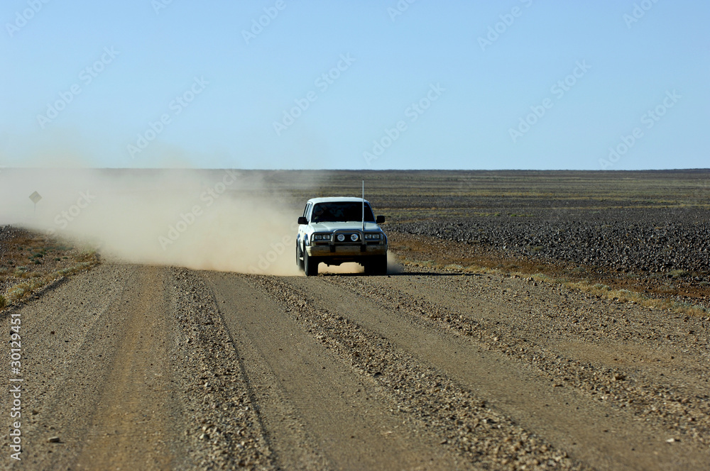 Gegenverkehr auf dem Oodnadatta Track Gegenverkehr auf dem Oodnadatta Track