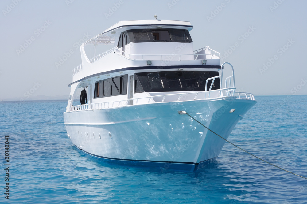Yacht Yacht