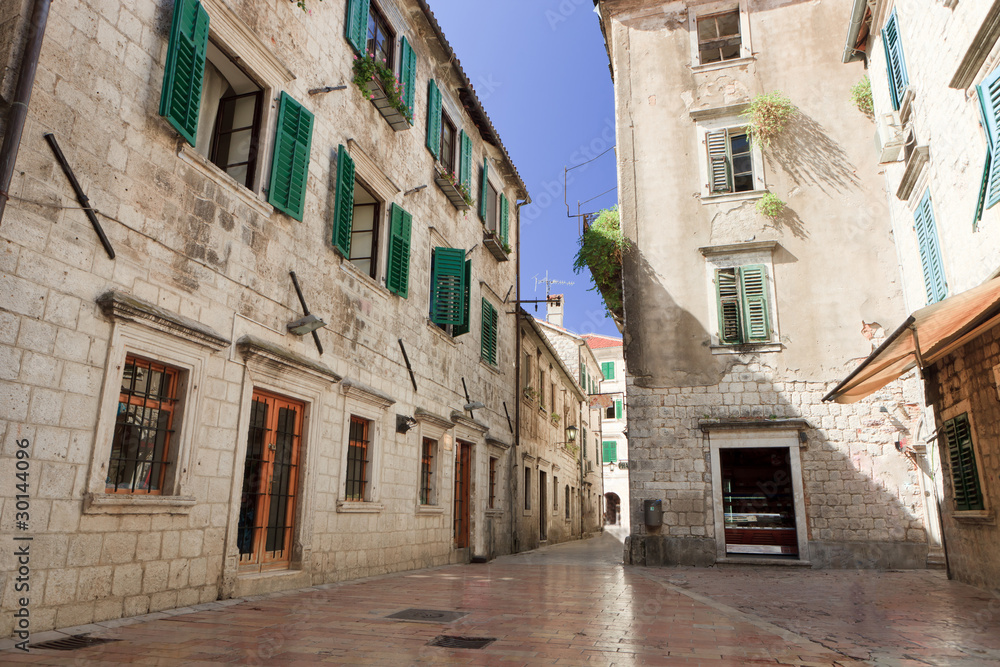 Fototapeta premium Empty Kotor Street