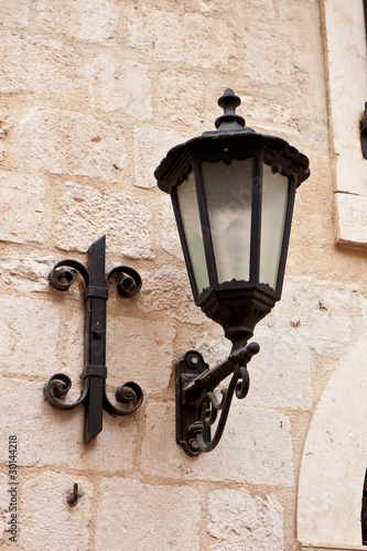 wall mounted street lamp