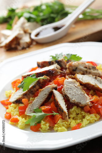 Couscous with chicken breasts and vegetables