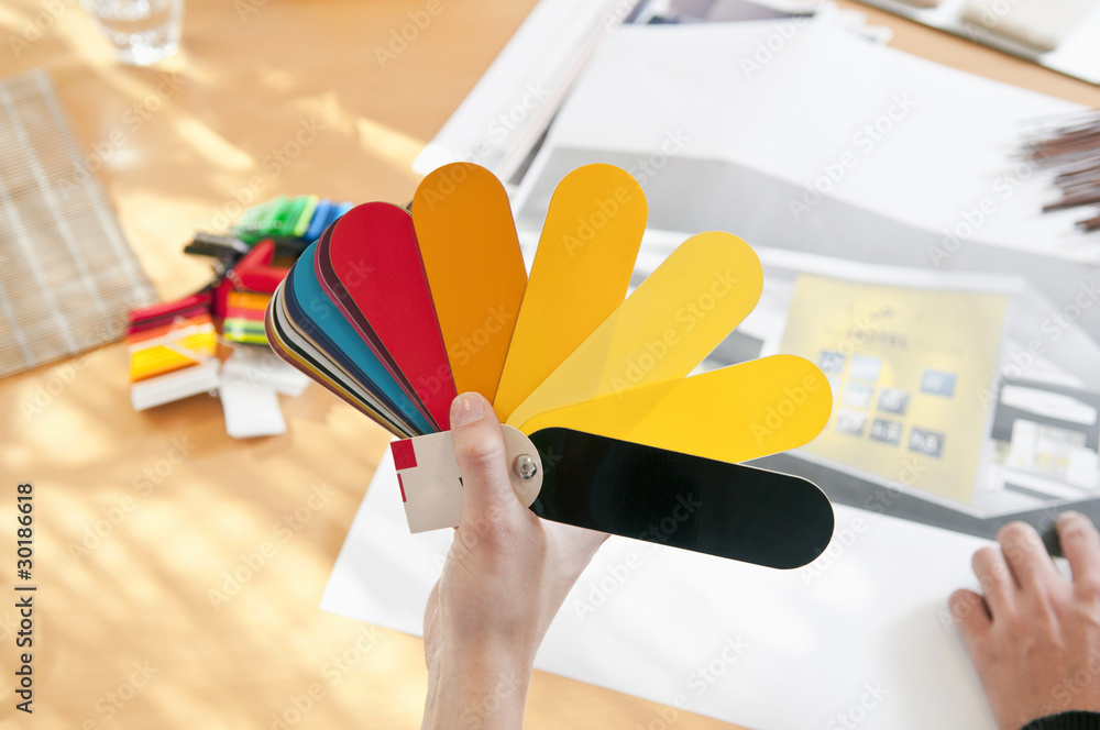 Fototapeta premium Beratungssituation Material & Farbe