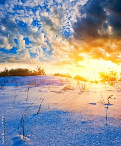 Fototapeta Naklejka Na Ścianę i Meble -  sunset on a snow desert