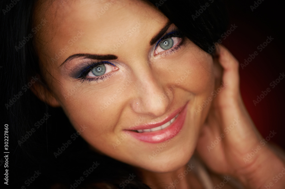 Obraz premium Closeup portrait of beautiful young woman