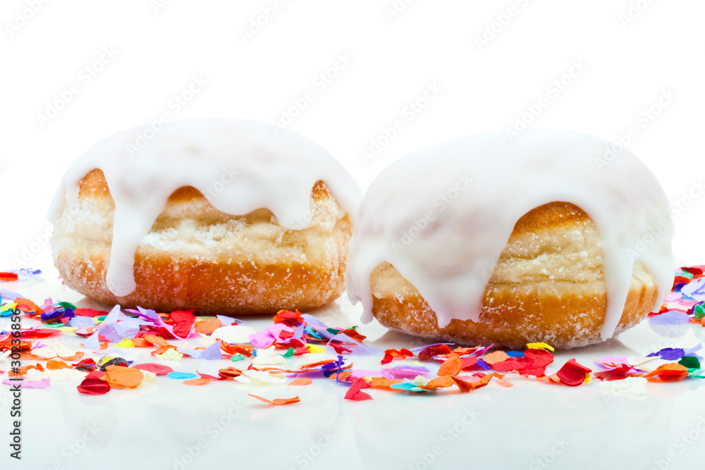 Berliner mit Zuckerguss und Konfetti Berliner mit Zuckerguss und Konfetti