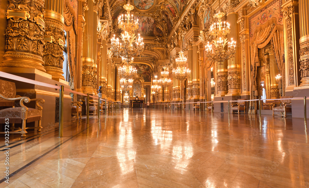 Fototapeta premium wnętrze wielkiej opery w Paryżu