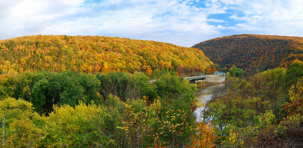 Obraz premium Delaware Water Gap panorama in Autumn