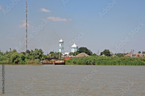 Donaukreuzfahrt: Uferszene bei Vilkovo am Donaudelta (Ukraine)