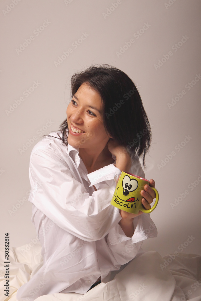 femme petit déjeuner femme petit déjeuner