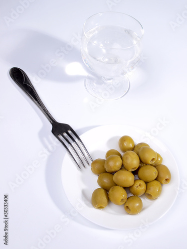 Plate olives and glasses