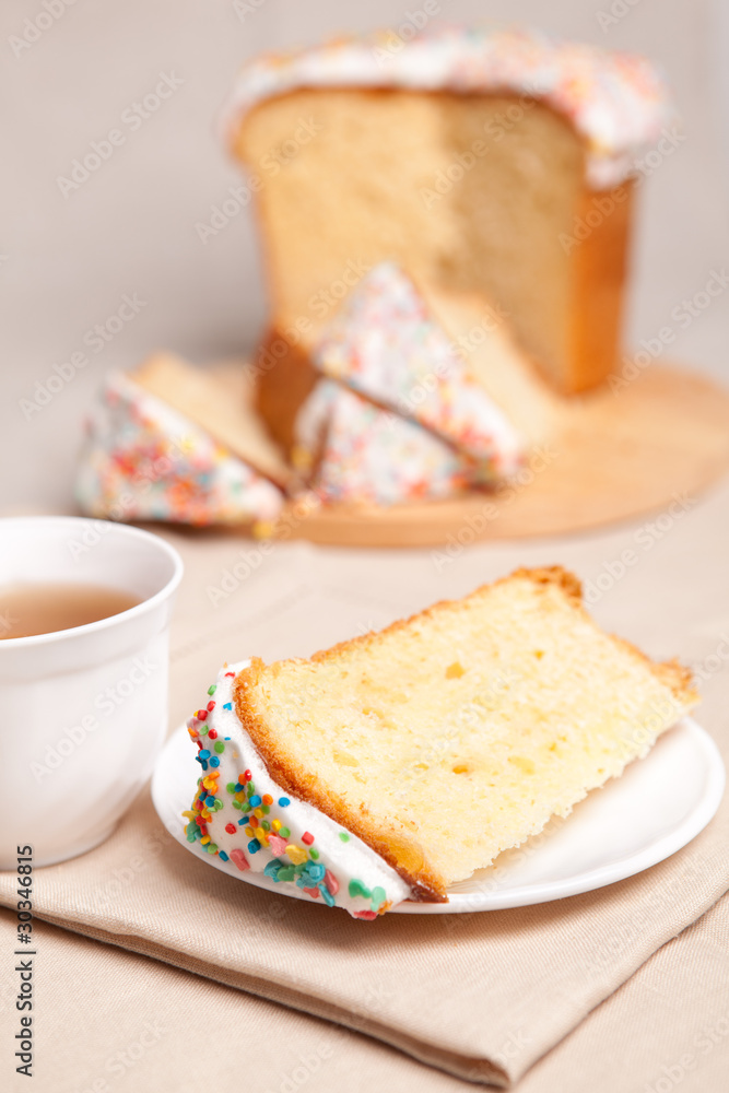 Easter cake and white flowers Easter cake and white flowers