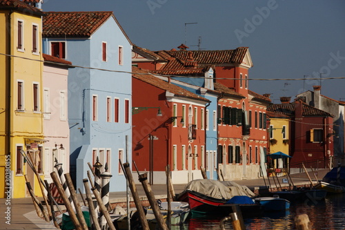 case colorate e canali, Burano, Venezia photo