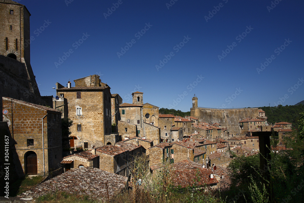 Sorano, panoramica del borgo antico e castello