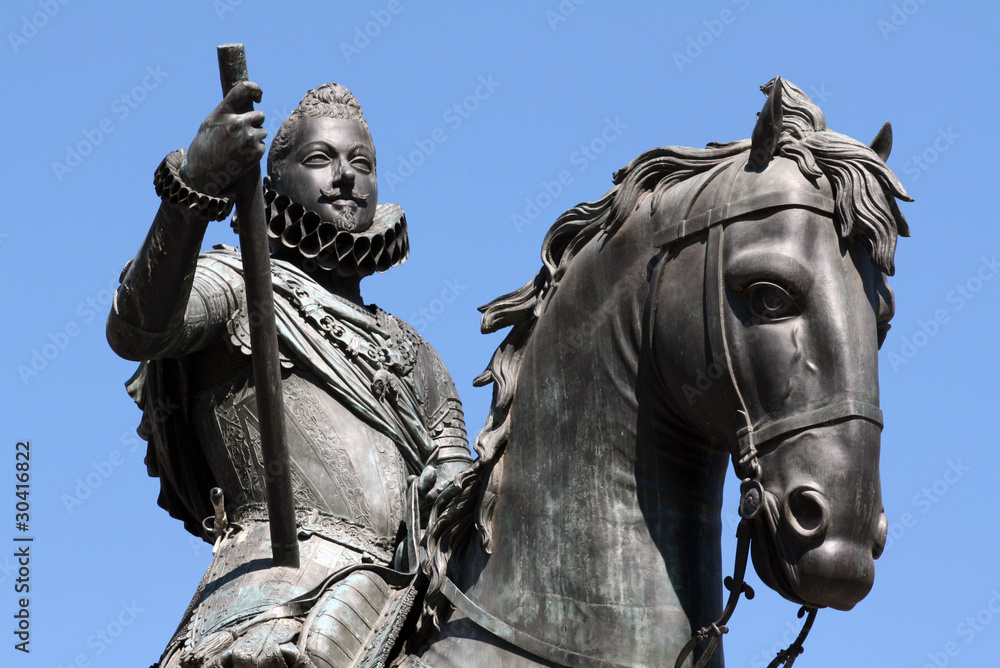 statue statue