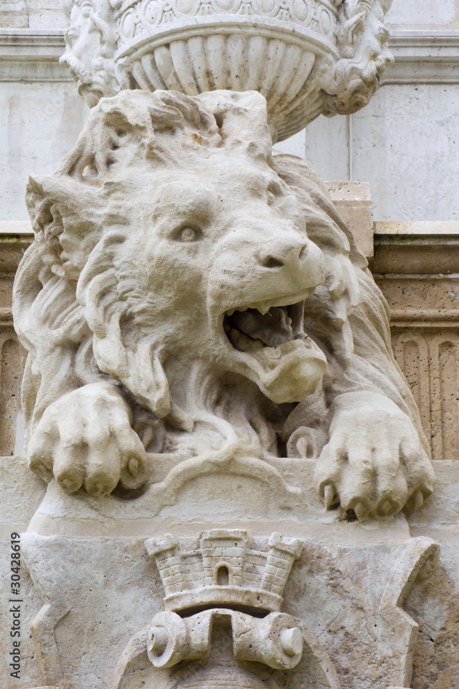 Paris - lion from the fountain