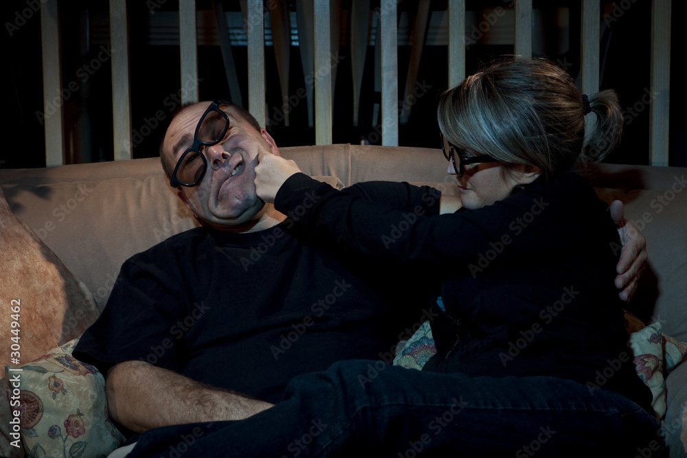 Obraz premium Couple fighting over what to watch on 3D TV