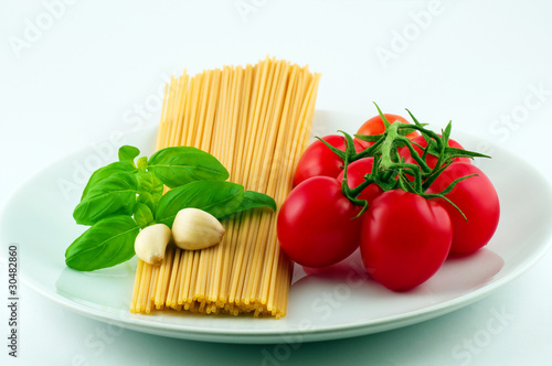 Pomodori basilico spaghetti