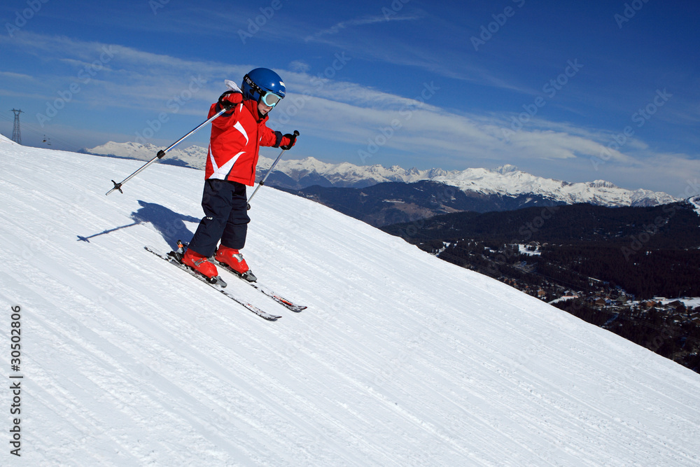 Sport d'hiver : Petit skieur sur les pistes #1