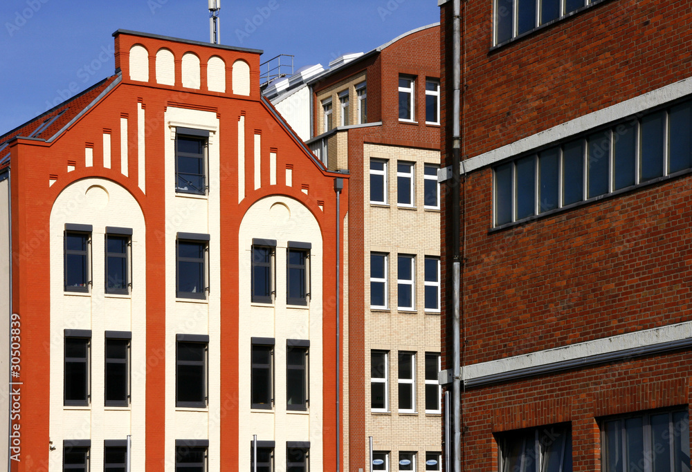 Fototapeta premium Alte Lagerhäuser am Rheinhafen