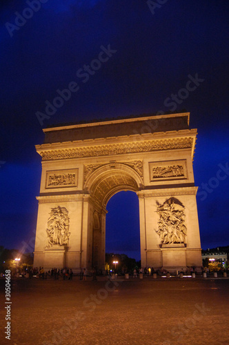 Arc de Triomphe by night, Paris © Mrkvica