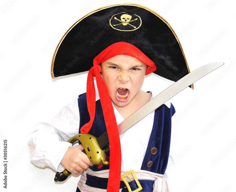 enfant garçon 6 ans déguisement pirate fond blanc - carnaval Stock Photo