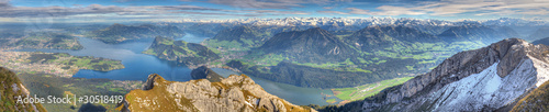 Fotografia long mountain panorama of Lake Lucerne, Switzerland