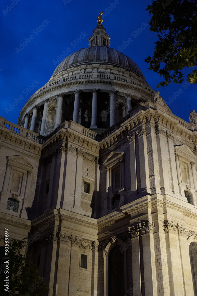 St. Paul at night, London St. Paul at night, London